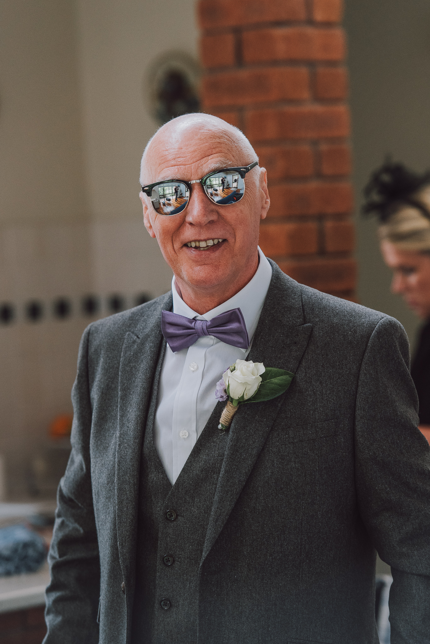 Bride's dad with cool mirror sunglasses