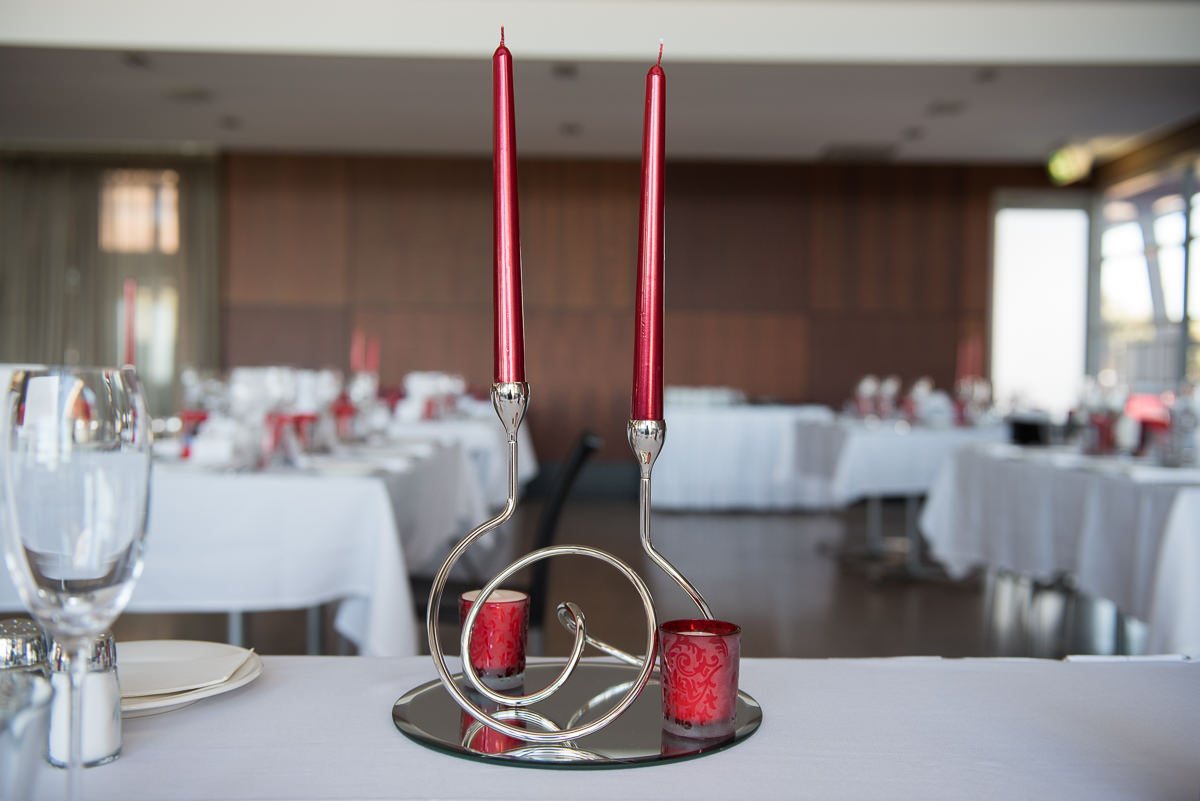 Candle sticks and table decorations at Portofinos